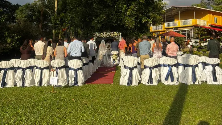 Ceremonia de boda campestre al aire libre en Valle de Elí, Fusagasugá