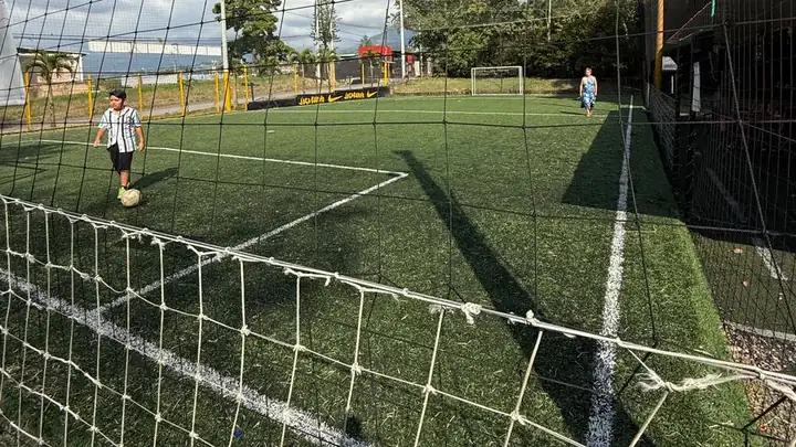 Cancha sintética La Bombonera para fútbol 5 en Fusagasugá