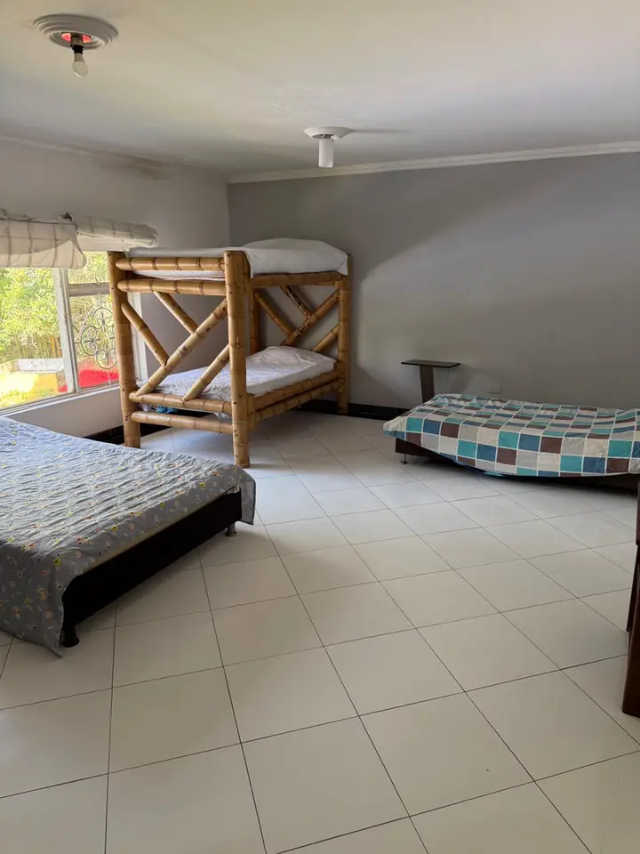 Habitación múltiple con camarotes del hospedaje
